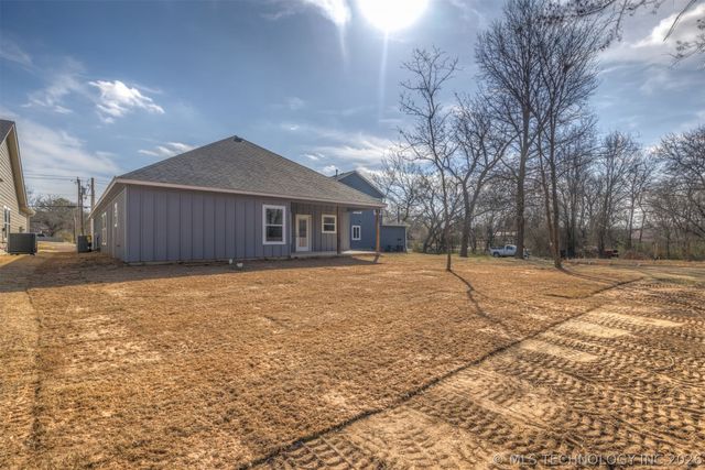 600 S Division Street, Coweta, OK 74429