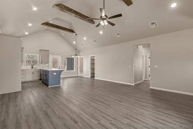 600 S Division Street, Coweta, OK 74429