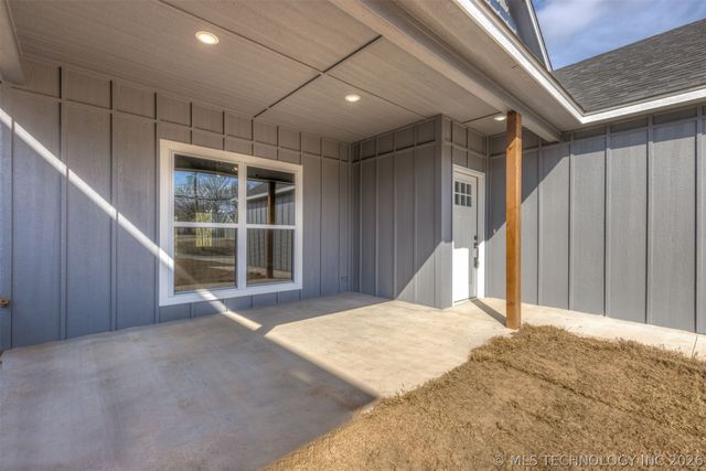 600 S Division Street, Coweta, OK 74429