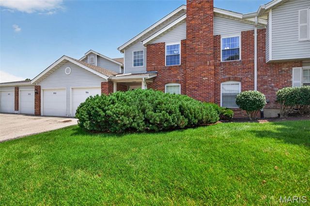974 Windstream Drive 38, St Peters, MO 63376