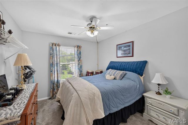 974 Windstream Drive 38, St Peters, MO 63376