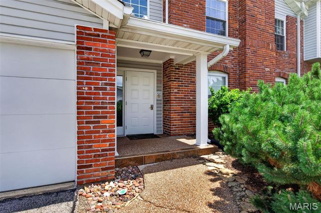 974 Windstream Drive 38, St Peters, MO 63376