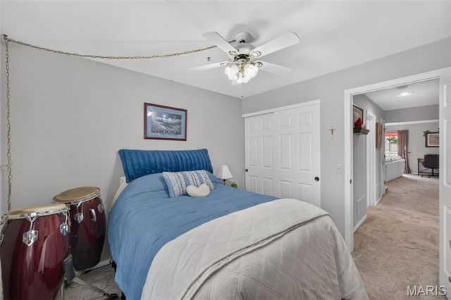 974 Windstream Drive 38, St Peters, MO 63376