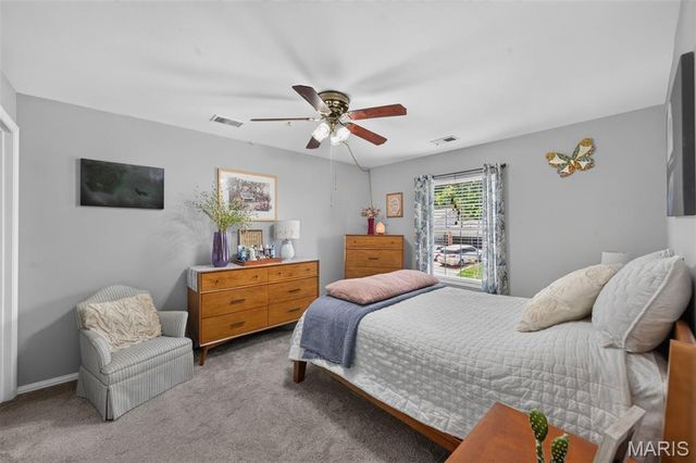 974 Windstream Drive 38, St Peters, MO 63376