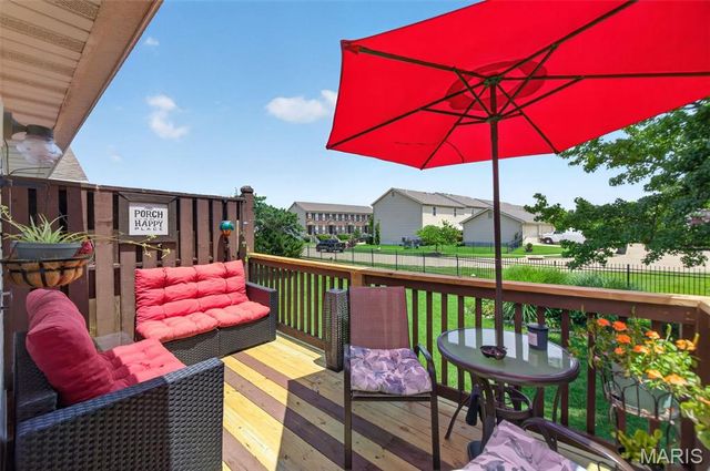 974 Windstream Drive 38, St Peters, MO 63376