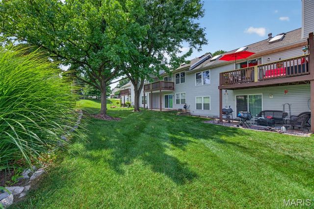 974 Windstream Drive 38, St Peters, MO 63376