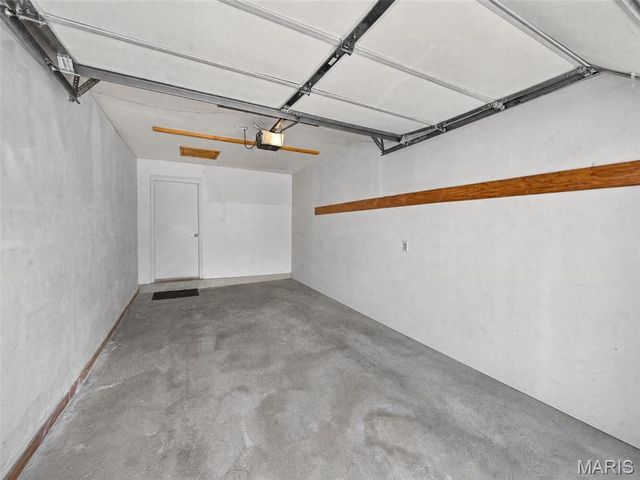 974 Windstream Drive 38, St Peters, MO 63376