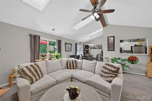 974 Windstream Drive 38, St Peters, MO 63376