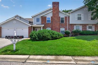 974 Windstream Drive 38, St Peters, MO 63376