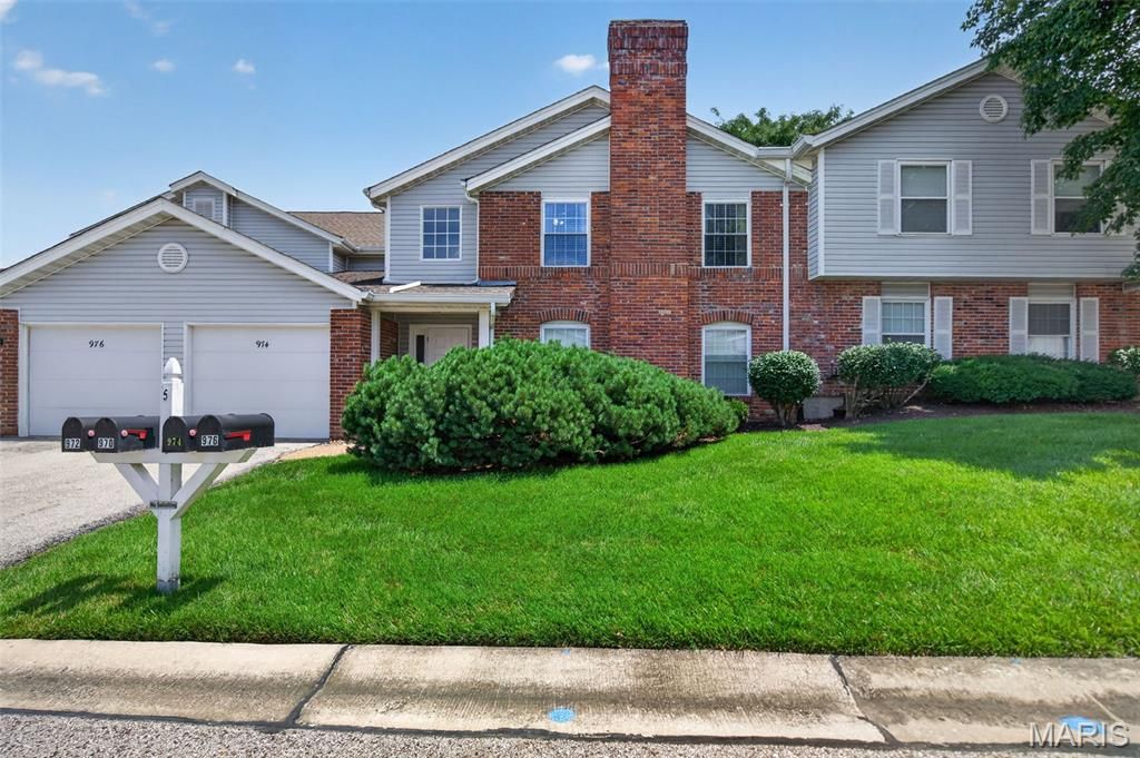 974 Windstream Drive 38, St Peters, MO 63376