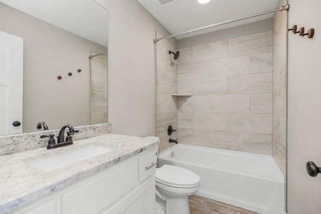 1524 N 156th Street, Basehor, KS 66007