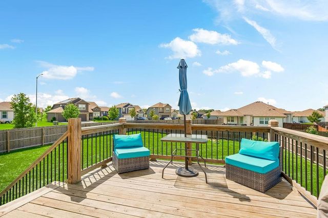 1524 N 156th Street, Basehor, KS 66007