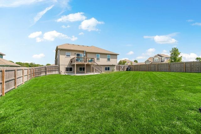 1524 N 156th Street, Basehor, KS 66007