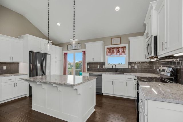 1524 N 156th Street, Basehor, KS 66007