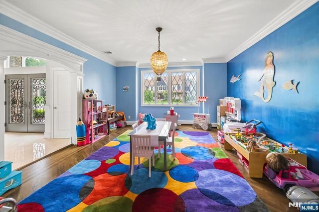 14 Sunflower Drive, Upper Saddle River, NJ 07458