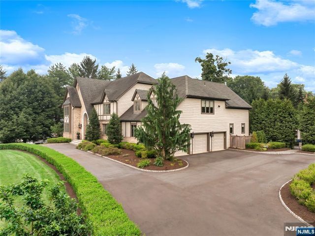 14 Sunflower Drive, Upper Saddle River, NJ 07458