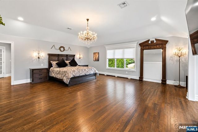 14 Sunflower Drive, Upper Saddle River, NJ 07458
