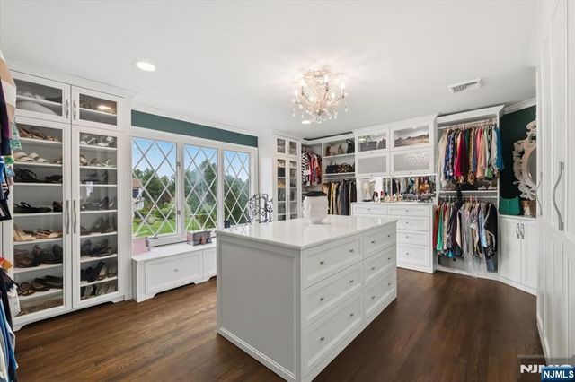 14 Sunflower Drive, Upper Saddle River, NJ 07458
