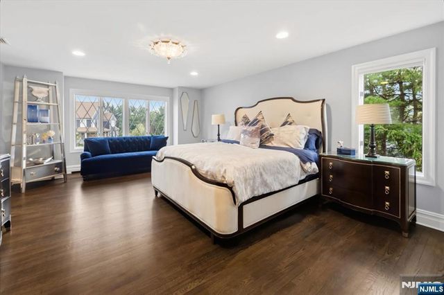 14 Sunflower Drive, Upper Saddle River, NJ 07458