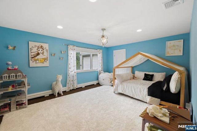 14 Sunflower Drive, Upper Saddle River, NJ 07458