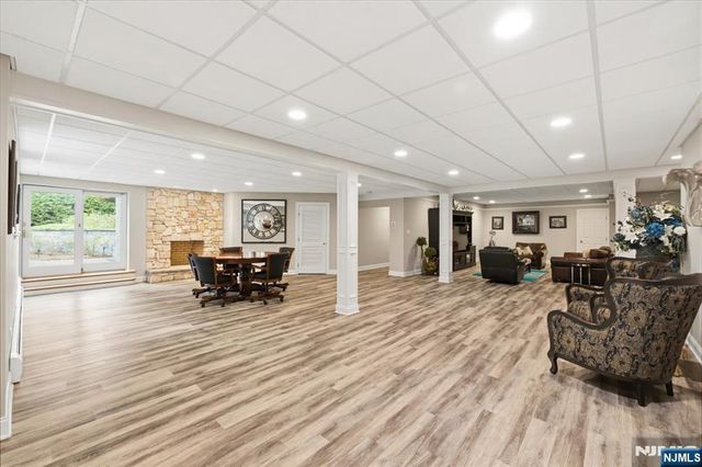 14 Sunflower Drive, Upper Saddle River, NJ 07458