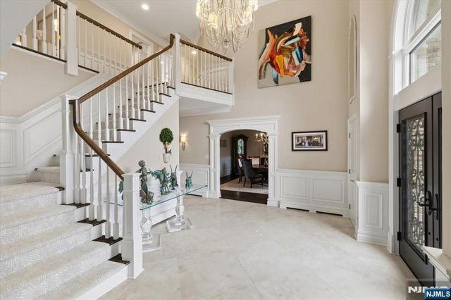14 Sunflower Drive, Upper Saddle River, NJ 07458