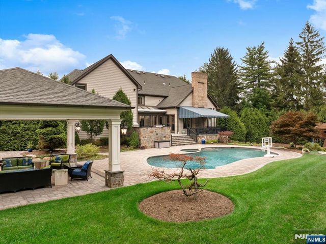 14 Sunflower Drive, Upper Saddle River, NJ 07458