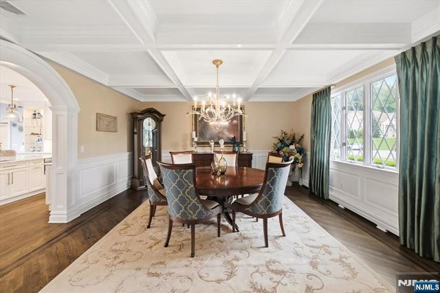 14 Sunflower Drive, Upper Saddle River, NJ 07458