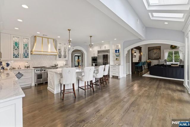 14 Sunflower Drive, Upper Saddle River, NJ 07458