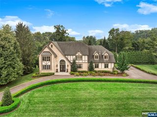 14 Sunflower Drive, Upper Saddle River, NJ 07458
