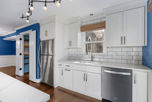 404 Gray Fox Square, Taylors, SC 29687