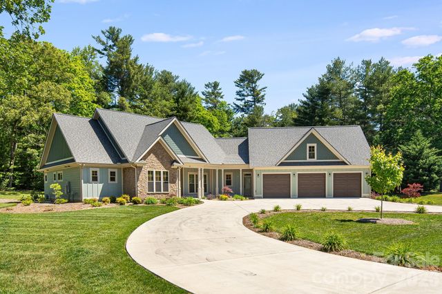 30 Shipman Parkway, Flat Rock, NC 28731