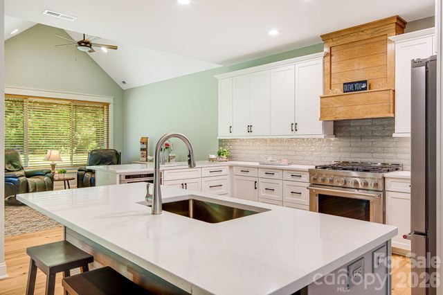 30 Shipman Parkway, Flat Rock, NC 28731