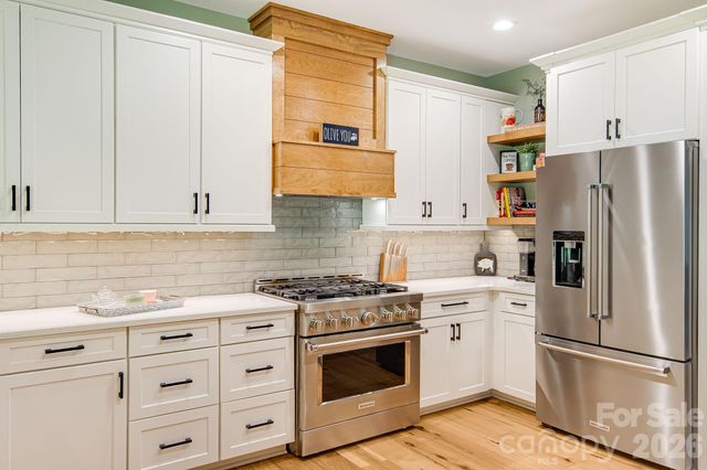 30 Shipman Parkway, Flat Rock, NC 28731
