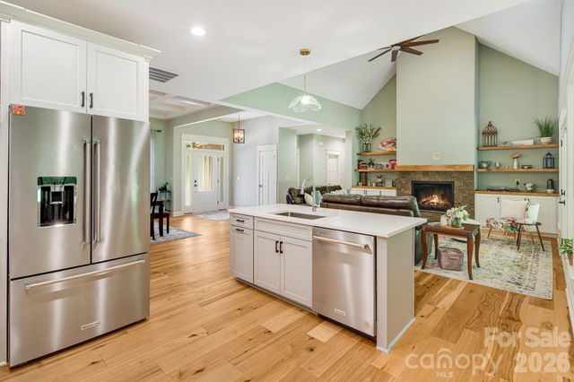 30 Shipman Parkway, Flat Rock, NC 28731