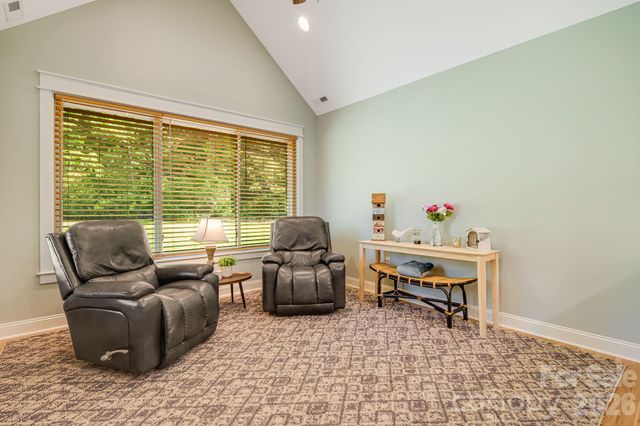 30 Shipman Parkway, Flat Rock, NC 28731