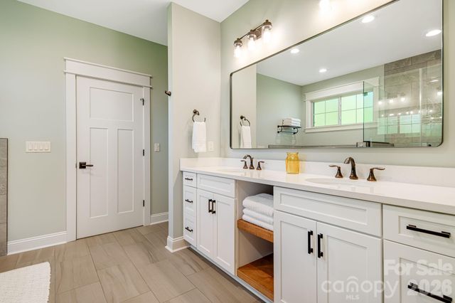 30 Shipman Parkway, Flat Rock, NC 28731