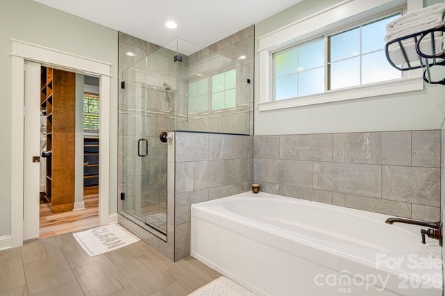 30 Shipman Parkway, Flat Rock, NC 28731