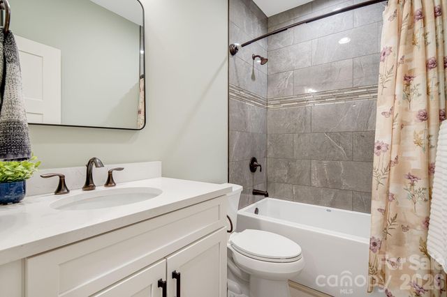 30 Shipman Parkway, Flat Rock, NC 28731