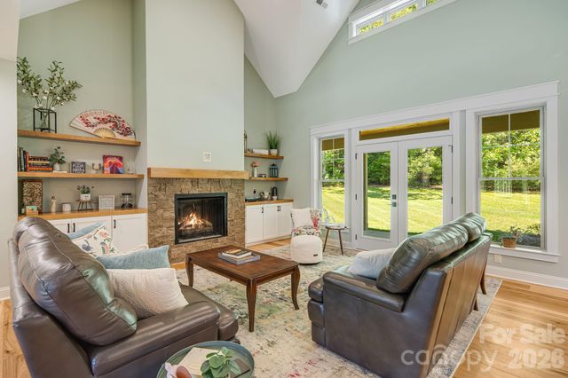 30 Shipman Parkway, Flat Rock, NC 28731