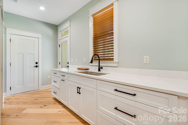 30 Shipman Parkway, Flat Rock, NC 28731