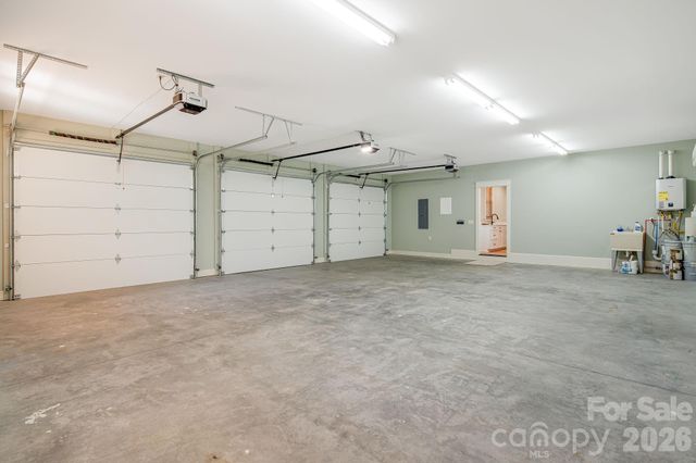 30 Shipman Parkway, Flat Rock, NC 28731
