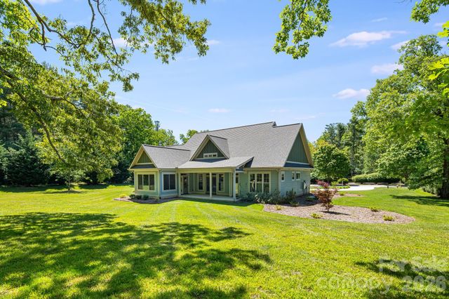 30 Shipman Parkway, Flat Rock, NC 28731