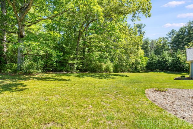 30 Shipman Parkway, Flat Rock, NC 28731