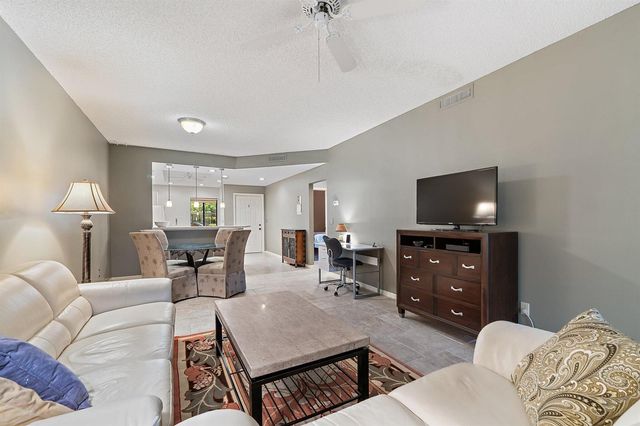 6503 SE Williamsburg Drive 104, Hobe Sound, FL 33455