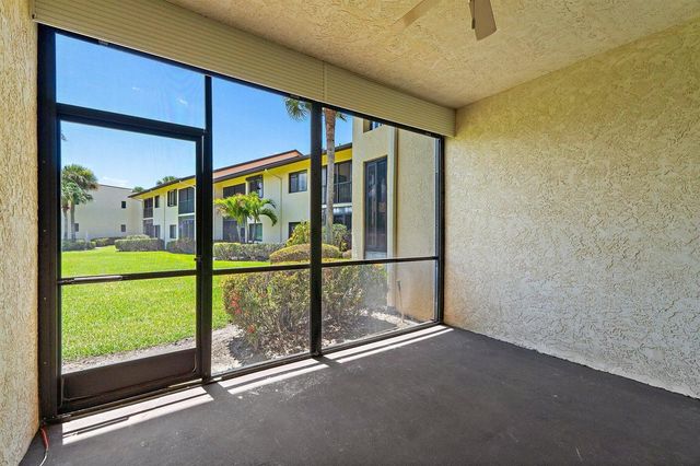 6503 SE Williamsburg Drive 104, Hobe Sound, FL 33455