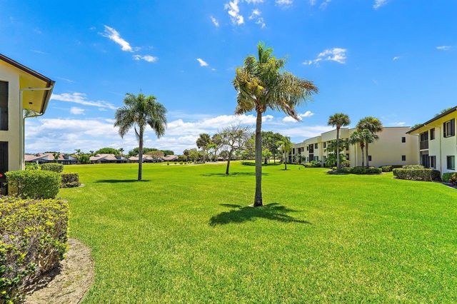 6503 SE Williamsburg Drive 104, Hobe Sound, FL 33455