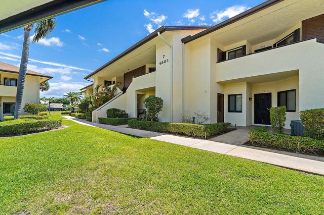 6503 SE Williamsburg Drive 104, Hobe Sound, FL 33455