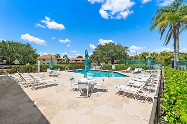 6503 SE Williamsburg Drive 104, Hobe Sound, FL 33455