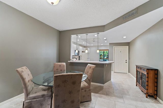 6503 SE Williamsburg Drive 104, Hobe Sound, FL 33455